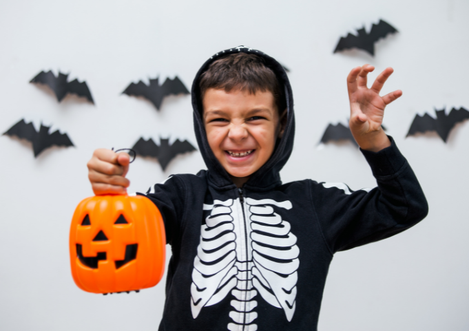 Kid in halloween costume